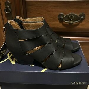 Natural Soul Dori Black Smooth Open Toe Booties Zipper Back Size 8.5 W